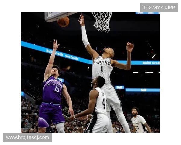 文班超模表现26分钟轰33分